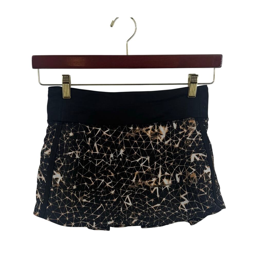 Lululemon Womens Pace Rival Skort Size 2 Black Gold Constellation Skirt